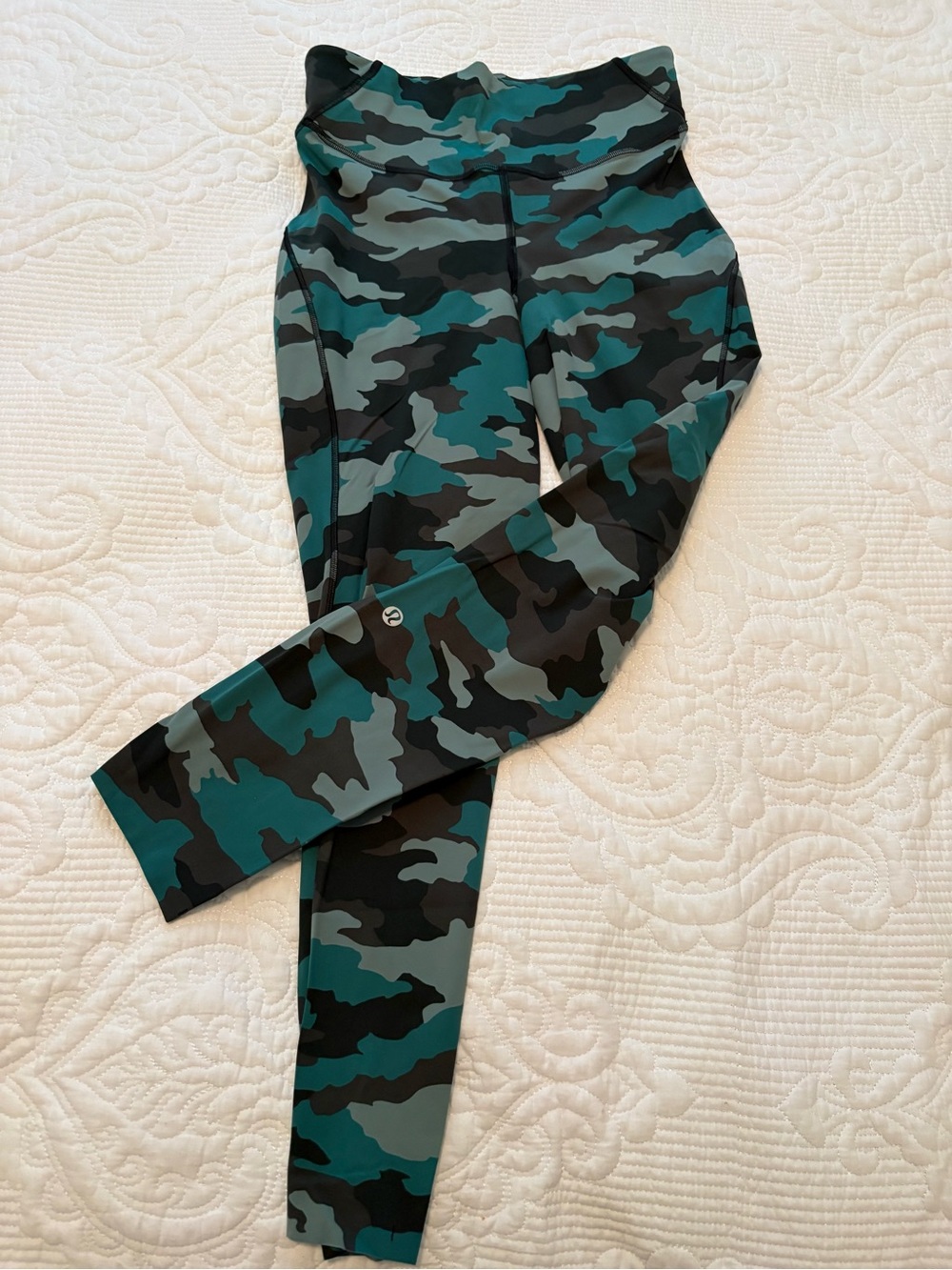 lululemon athletica Teal and Black Camo Kids Leggings